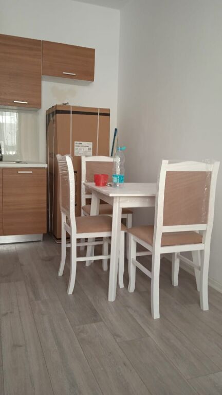 Jepet me qira apartament 1+1 në Univers City