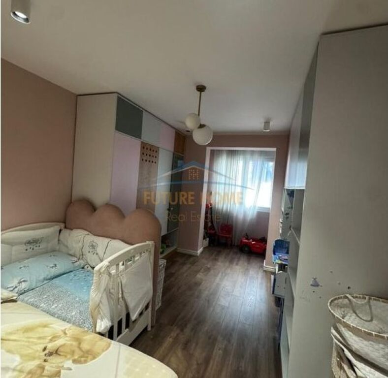 For sale, Apartment 3+1+2, 21 Dhjetori, Tirana