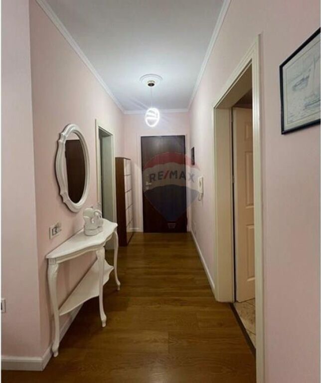 Jepet apartament 2+1 me qira te Kompleski Grand  në Ali Dem.