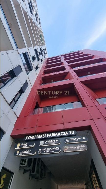 AMBIENTE COMMERCIALE IN AFFITTO SULLA STRADA, PRESSO LA FARMACIA 10