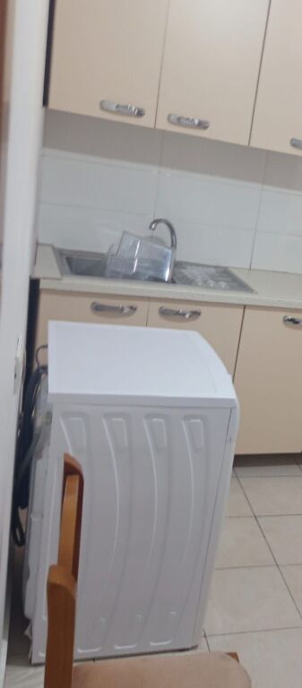 APARTAMENT 2+1. 30000 LEKE.QYTET STUDENTI