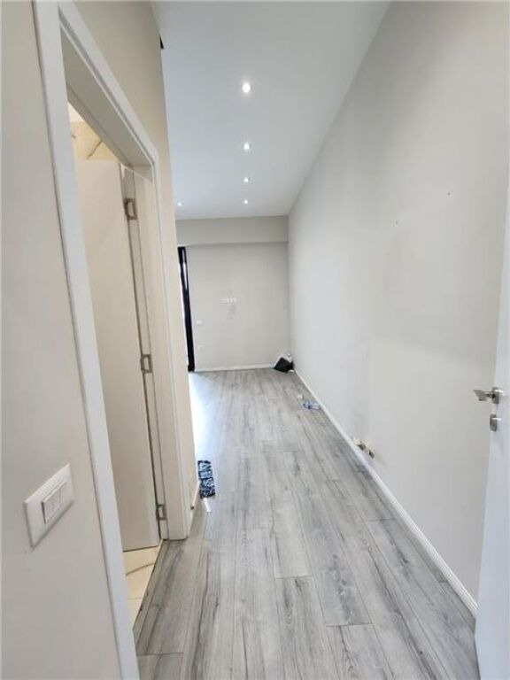 Apartament 2+1 per shitje te Square 21