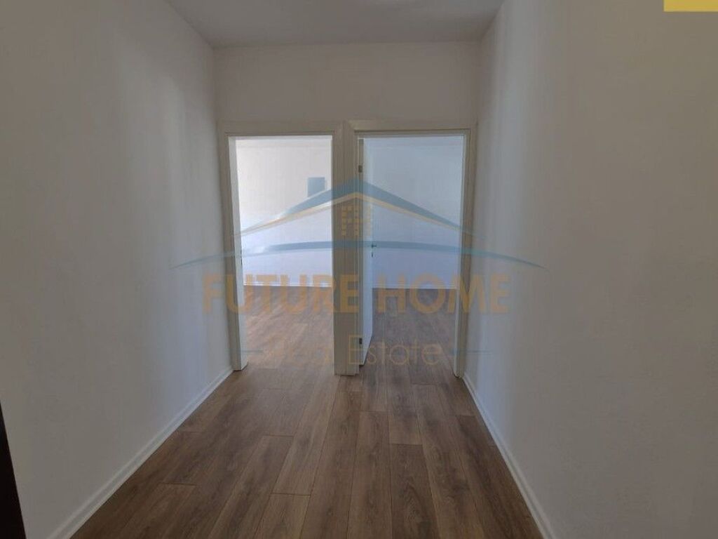 In vendita, Appartamento 1+1, Oxhaku, Tirana.