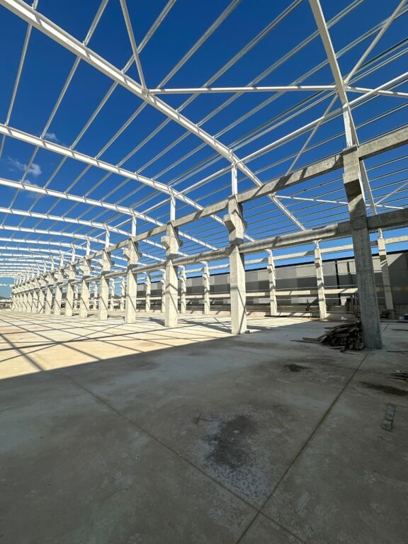 🏡 Jepet Kapanon industrial me qira ne zonen e Kombinatit
