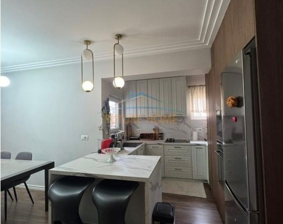 For sale, Apartment 3+1+2, 21 Dhjetori, Tirana