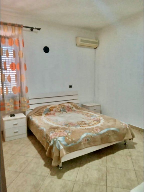 Casa 2+1 in Affitto a Ali Demi, Tirana