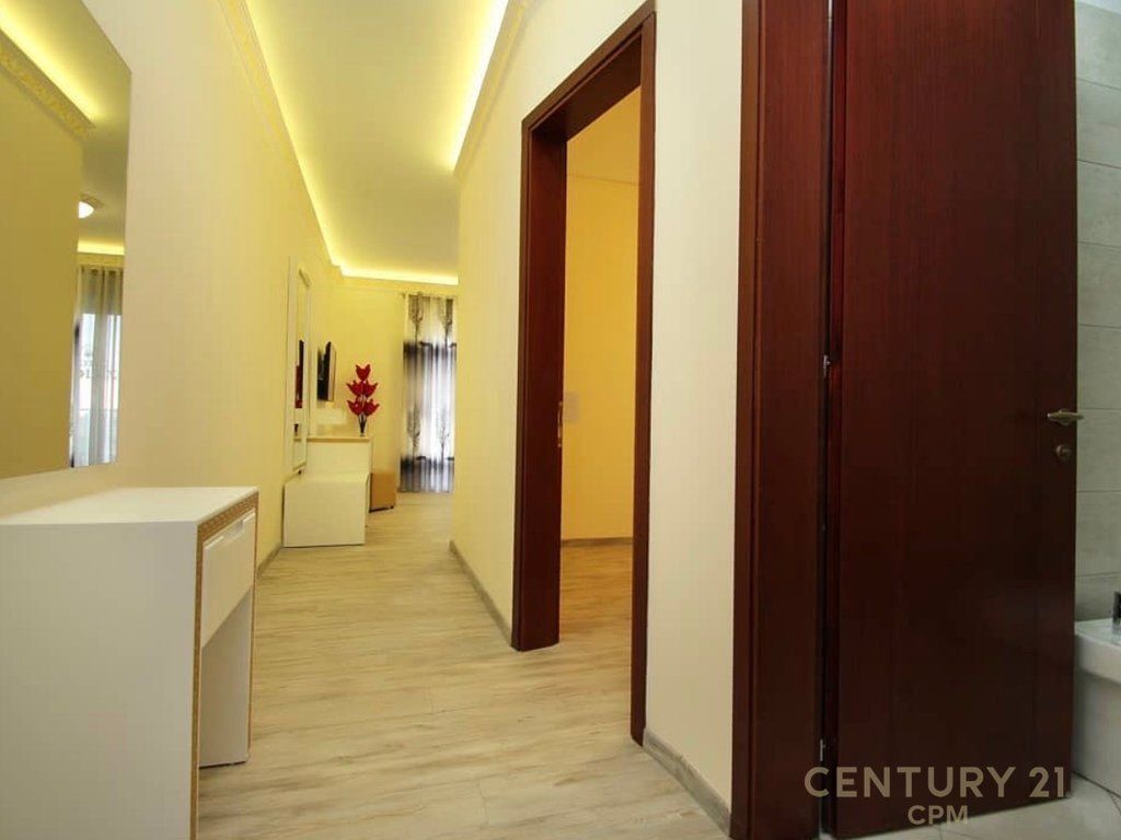 Affittasi Hotel 4 Stelle a Valona con Vista Panoramica e Attività consolidata. 5.000 € /Mese