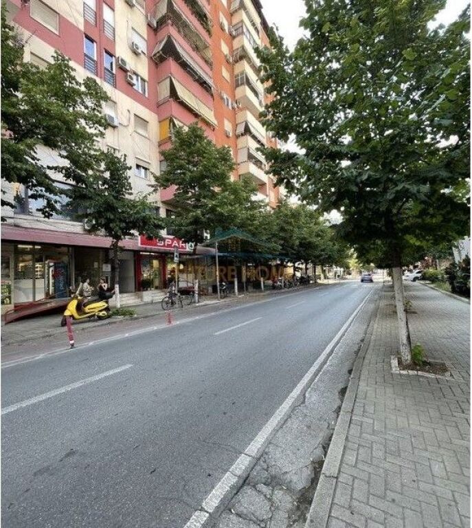 Affitto, Locale commerciale, Via "Sami Frasheri", Tirana.