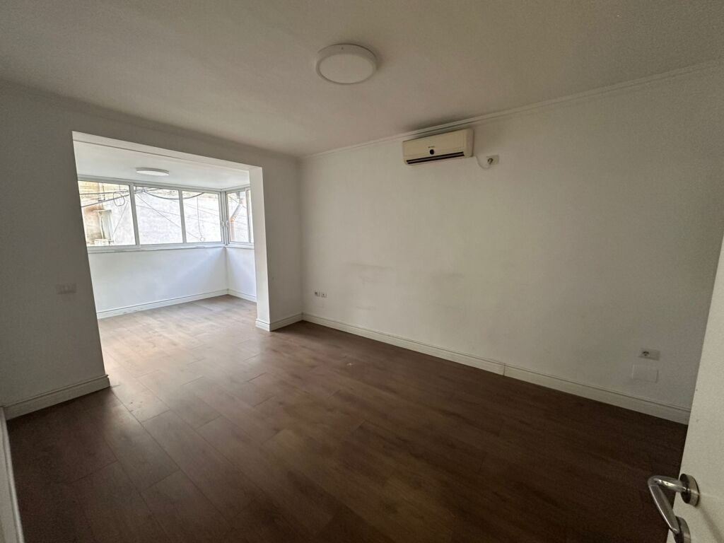 UFFICIO IN AFFITTO 130 M2 BLOCCO 110.000 LEKE