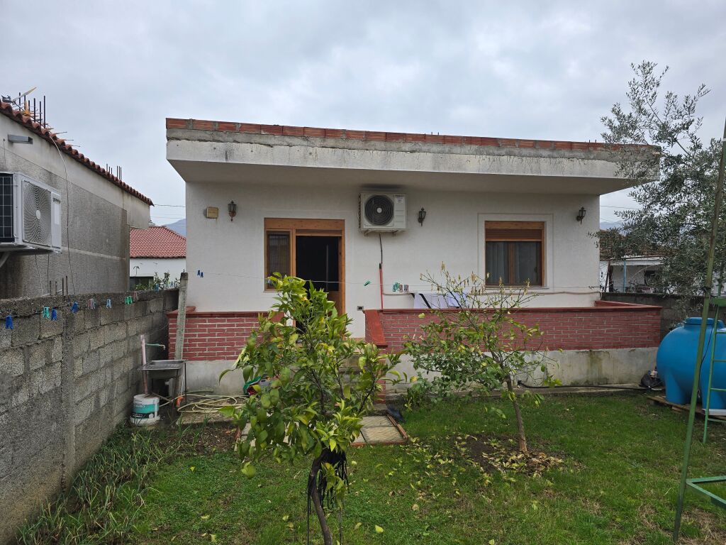 PRIVATE HOUSE FOR SALE IN THE BATHORE AREA, KAMEZ