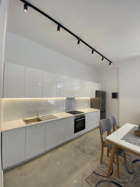 Apartament Per Qira Kompleksi Rafaelo, Fresk