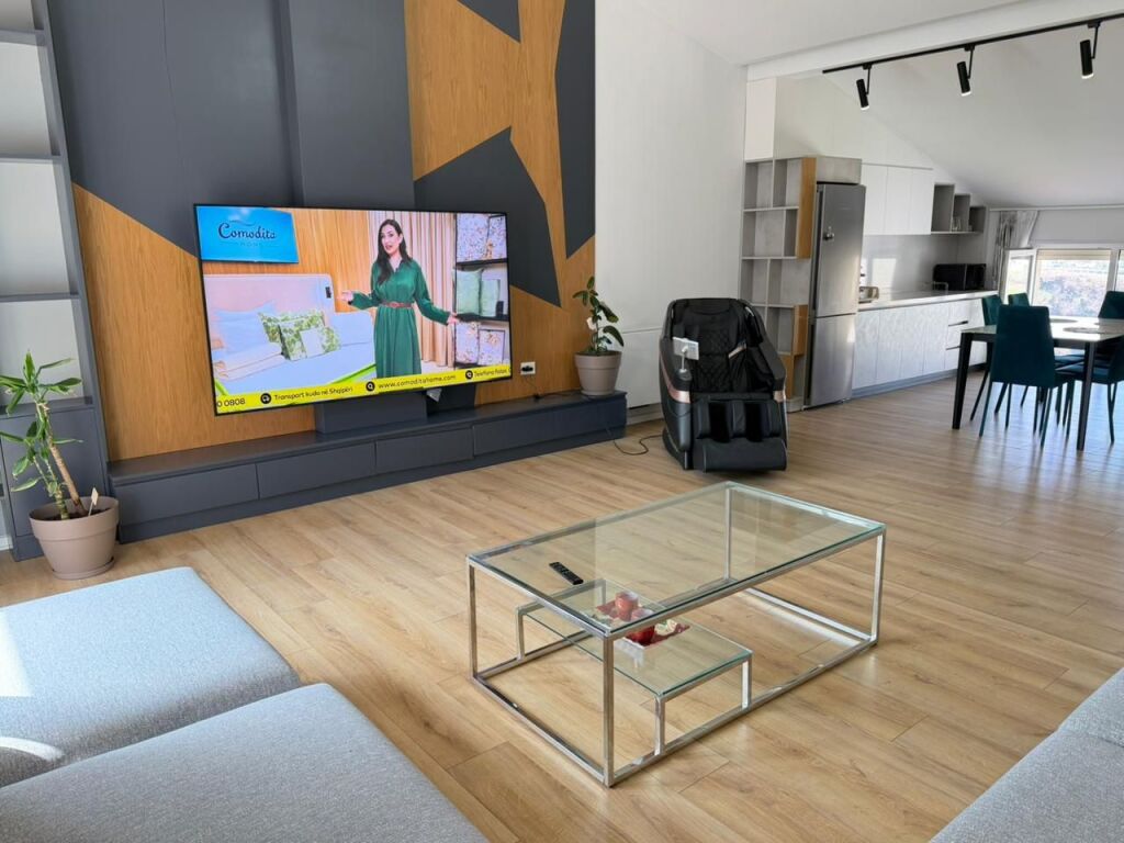 🏡 Jepet me qira 3+1+2  📍 Secret Garden Residence, TEG – Tiranë