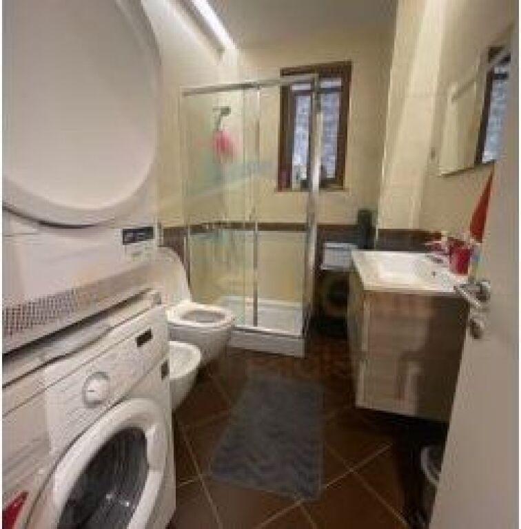 In vendita, Appartamento 2+1+2, Via dei Kosovari, Tirana.