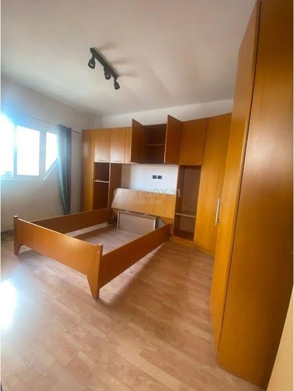 Jepet me qira duplex 2+1+2 prane Zogu Zi. 650 € /Muaj