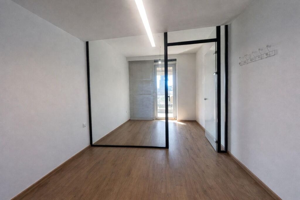 UFFICIO IN AFFITTO 142.4 M² + 2 POSTI AUTO – CENTRO TURDIU, POSIZIONE PREMIUM CENTRO TIRANA