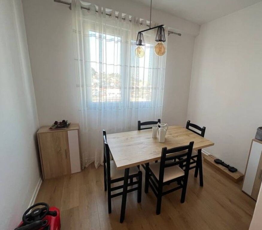 Apartament 2+1+2 me qera tek Grand Galeri,Yzberisht