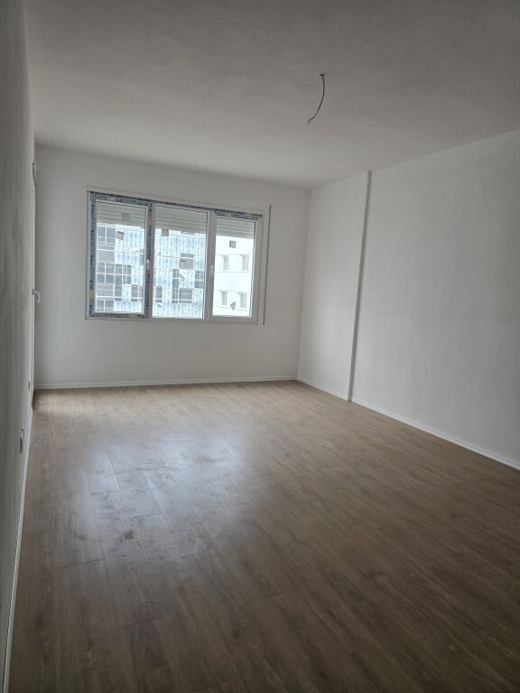 SHITET APARTAMENT 2+1 NË KAMEZ