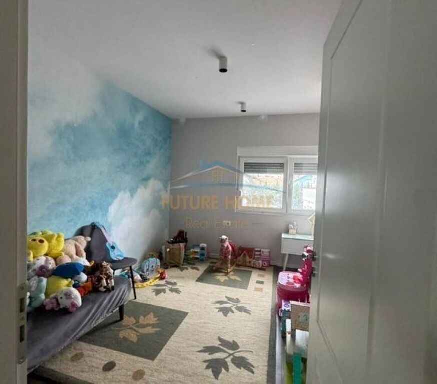 For sale, Apartment 3+1+2, 21 Dhjetori, Tirana
