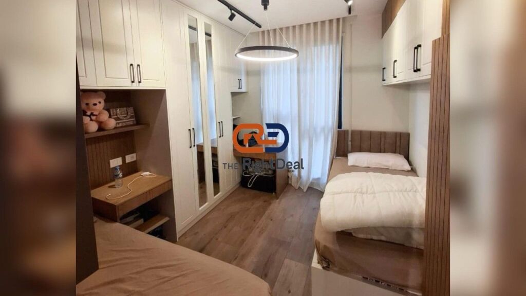 Perballe UET Ne Porcelan ,Jepet Me Qira Apartament 2+1 Bashke Me Nje Post Parkimi!!