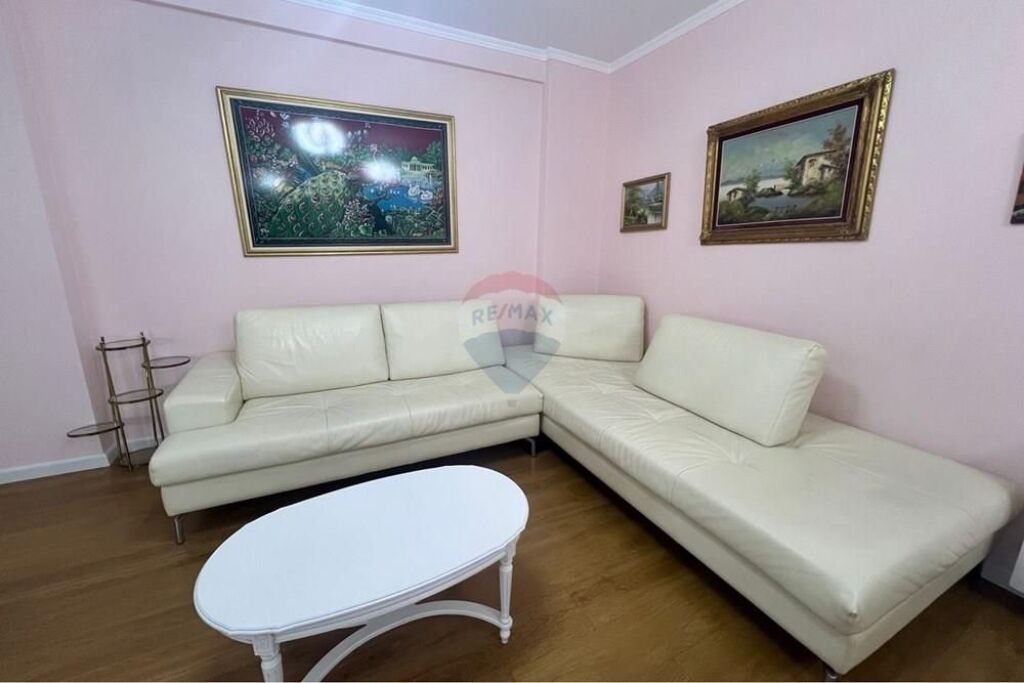 Jepet apartament 2+1 me qira te Kompleski Grand  në Ali Dem.