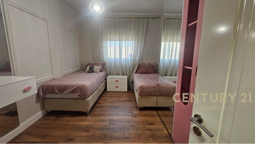 FOR RENT 2+1 APARTMENT AT BARRIKADAVE STREET !!