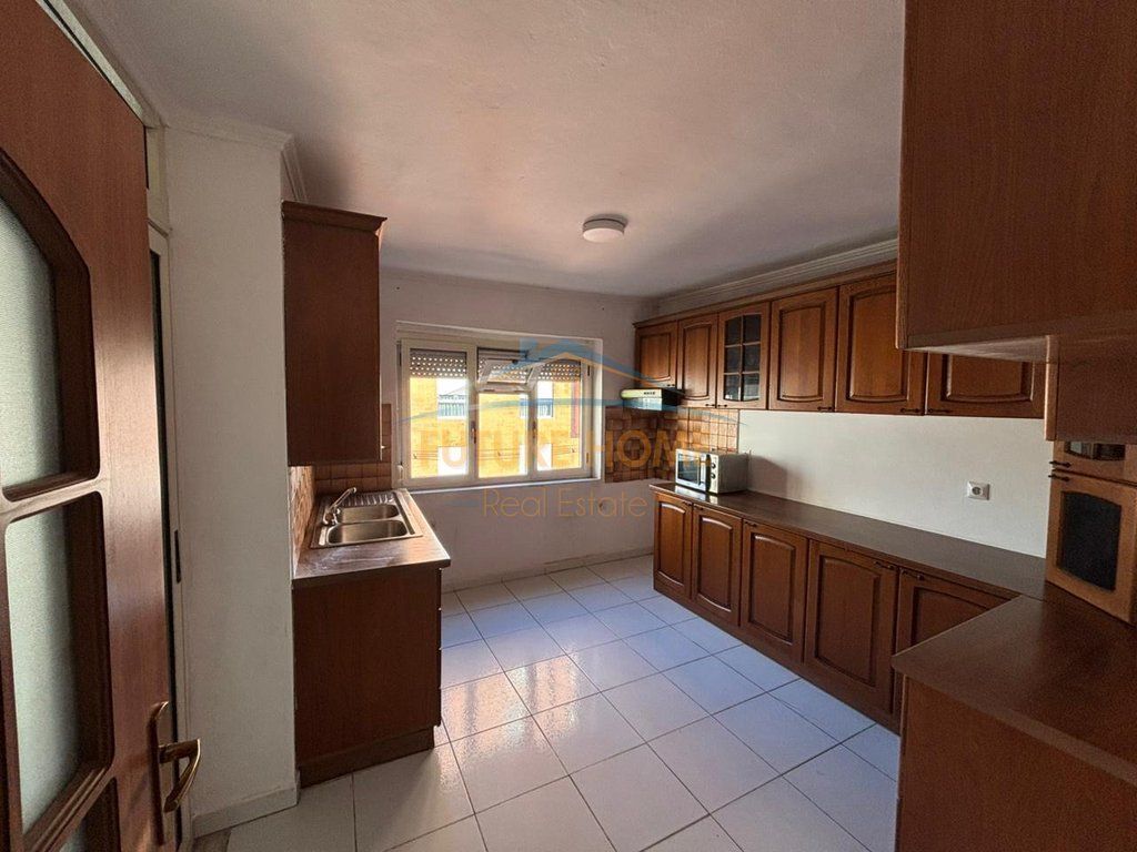 Qera,Apartament 2+1,Myslym Shyri,Tiranë