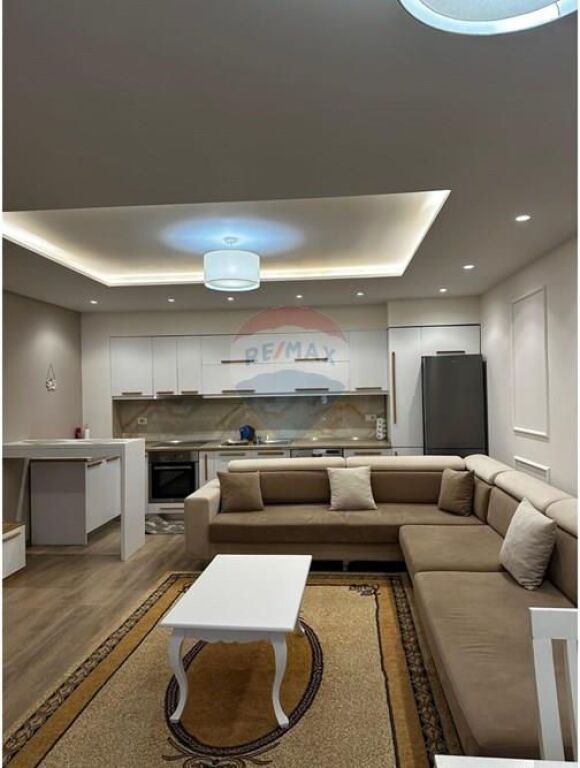 Jepet me qira apartamnet 2+1 te Liqeni i Thate