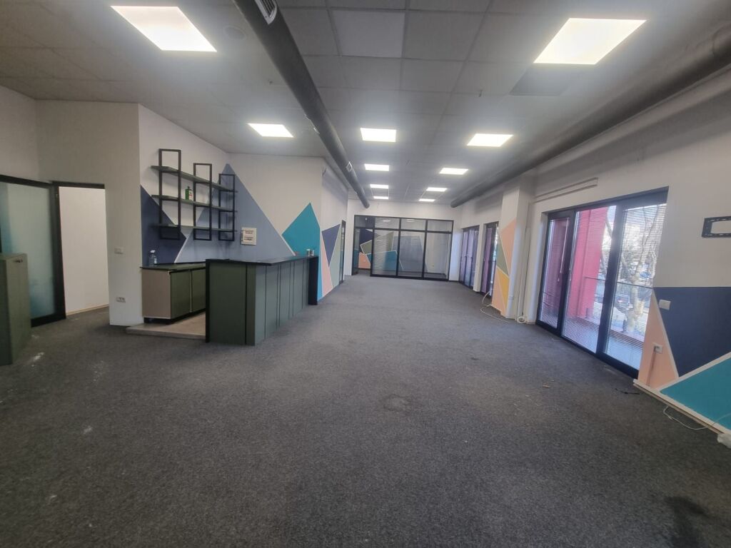 UFFICIO IN AFFITTO 190 M2 FRAMACIA 10 220.000 LEKE