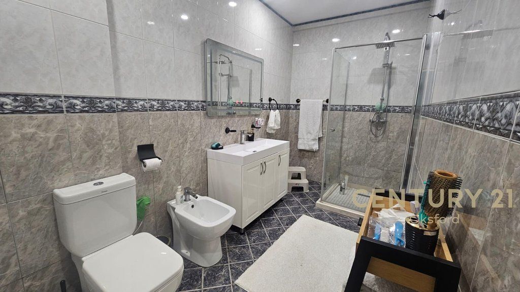 FOR RENT 2+1 APARTMENT AT BARRIKADAVE STREET !!