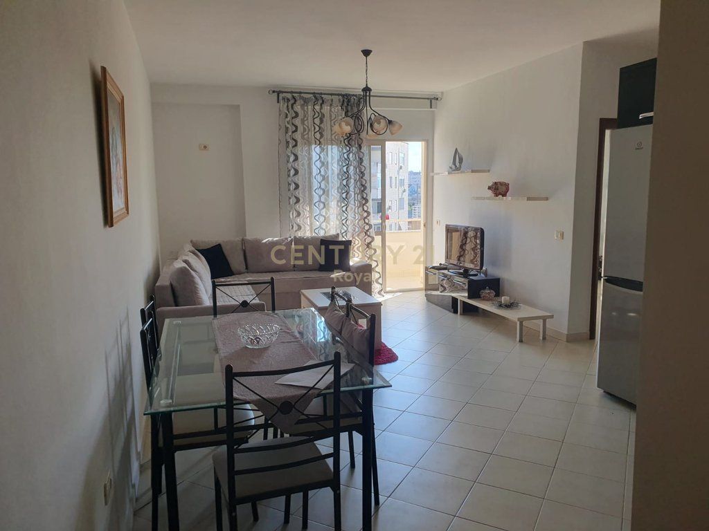 Apartment 2+1+2 with 1 garage in Fresk
