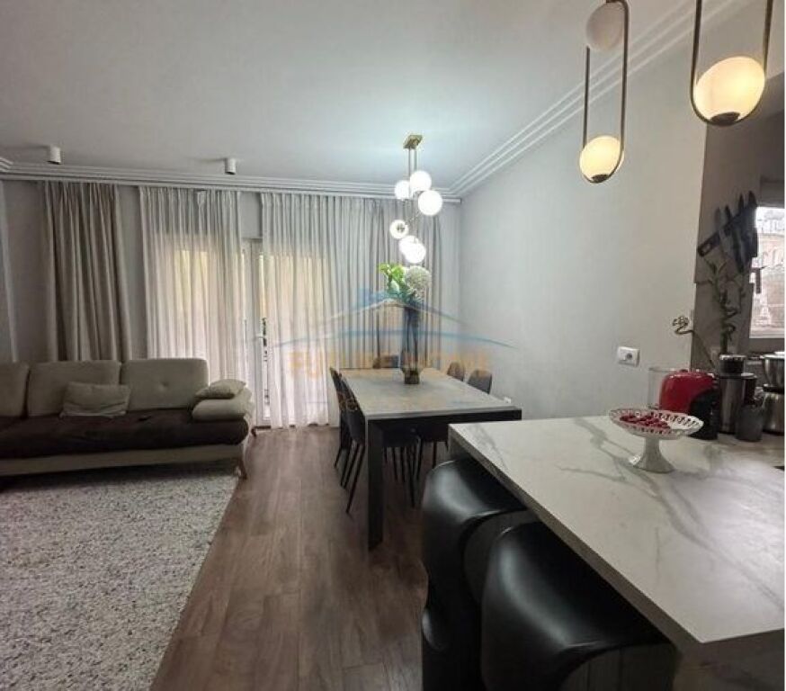 For sale, Apartment 3+1+2, 21 Dhjetori, Tirana