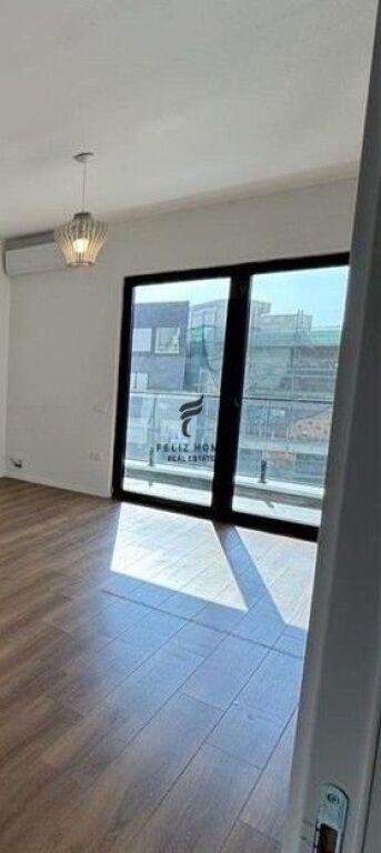 UFFICIO IN AFFITTO 122 M2 VIA DIBRA 60.000 LEKE FH-57895