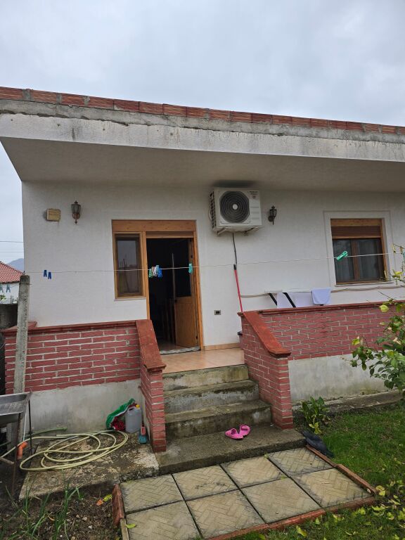 PRIVATE HOUSE FOR SALE IN THE BATHORE AREA, KAMEZ