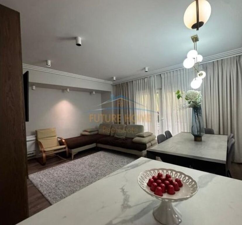 For sale, Apartment 3+1+2, 21 Dhjetori, Tirana