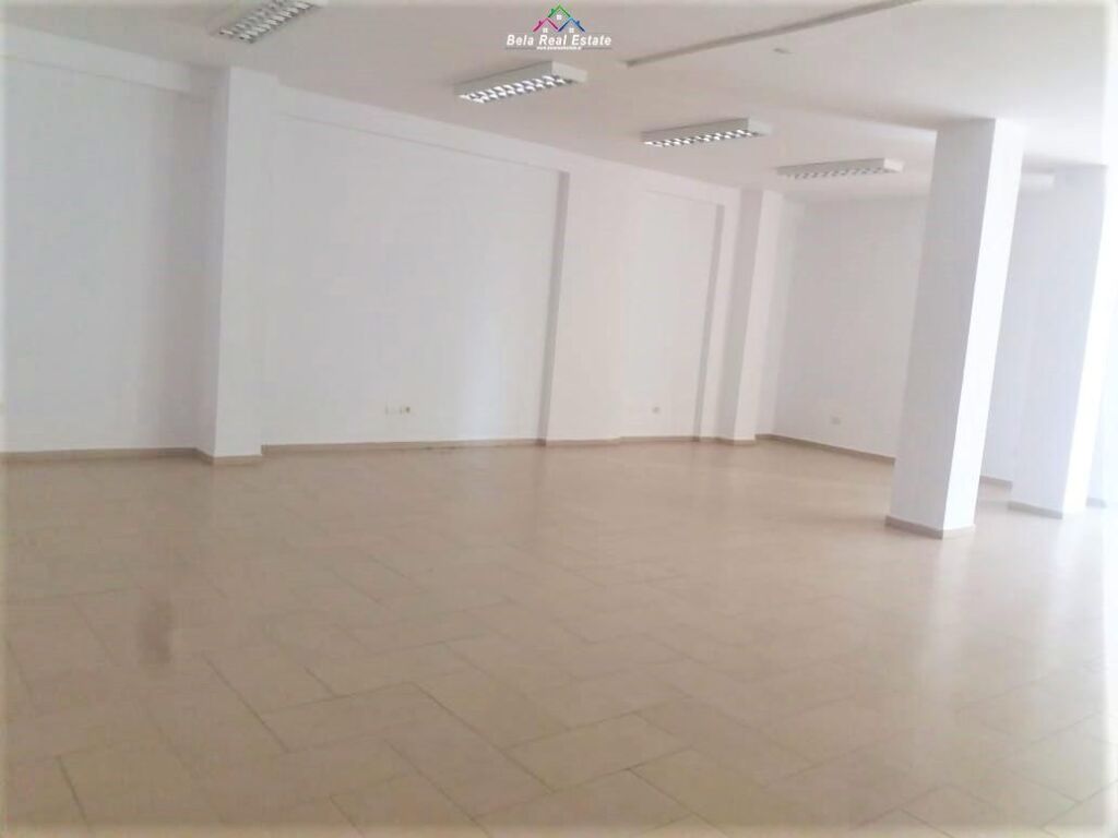 Ufficio In Affitto In Via Elbasan (ID BZ2296) Tirana.