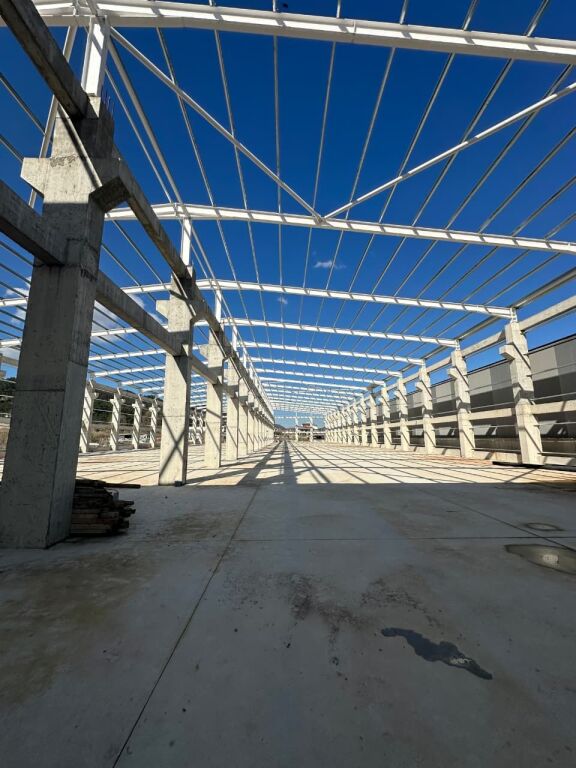 🏡 Jepet Kapanon industrial me qira ne zonen e Kombinatit