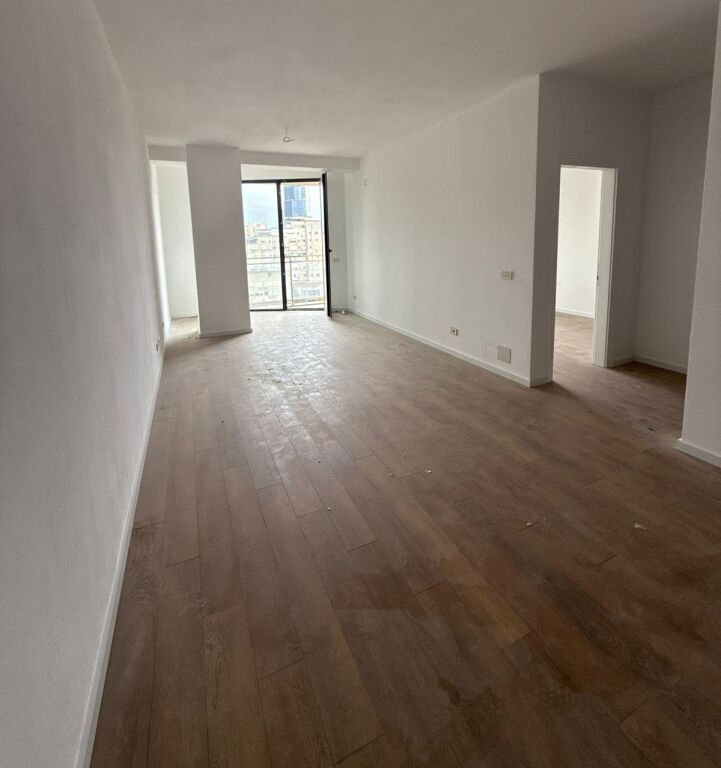 🏢 Zyrë me Qira – Rezidenca Mine Peza 📍