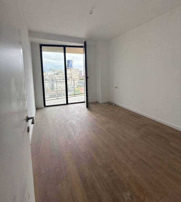 🏢 Zyrë me Qira – Rezidenca Mine Peza 📍