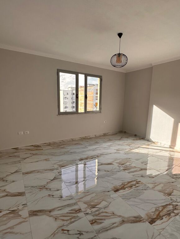 In vendita: Appartamento 2+1 Astir, (bar Artisti)