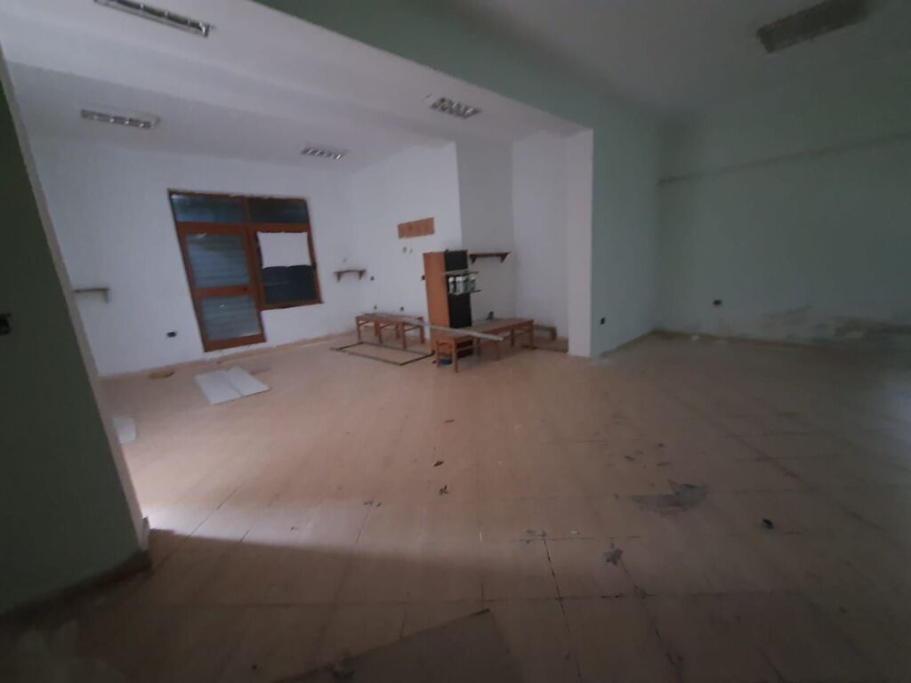 🏢 Magazzini in affitto vicino alla Direzione della Polizia, Durrës