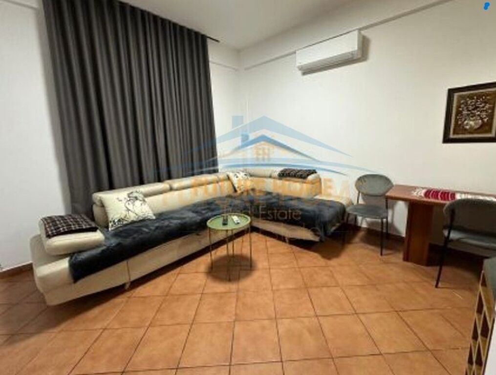 JEPET ME QERA APARTAMENT 1+1 TEK RRUGA ELBASANIT