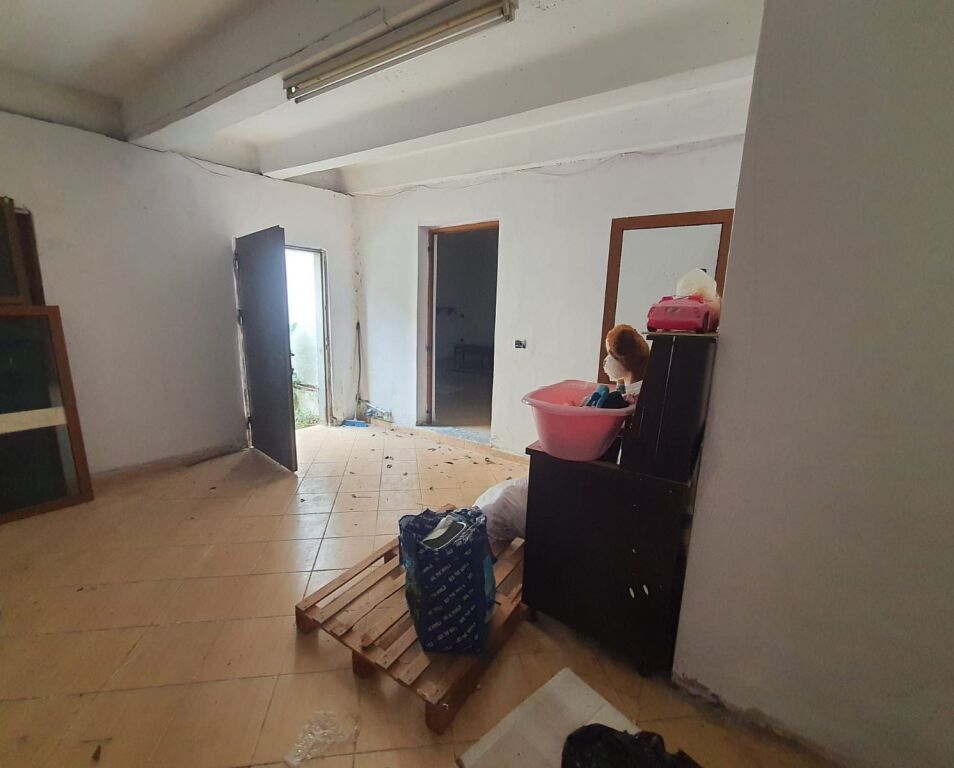 🏢 Magazzini in affitto vicino alla Direzione della Polizia, Durrës