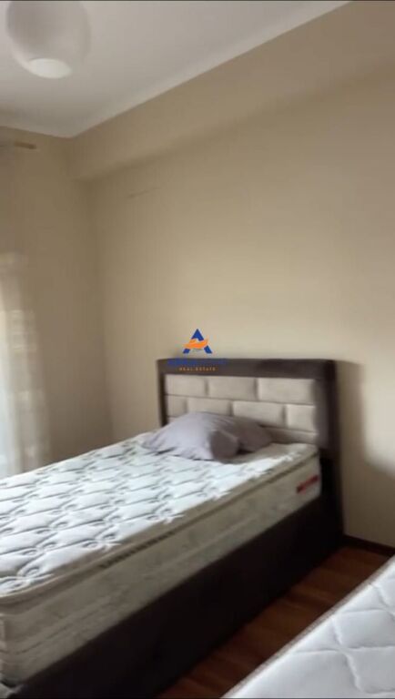 JEPET APARTAMENT ME QERA 2+1+2 BALLKONE "RRUGA 5 MAJI" 55.000 LEKE