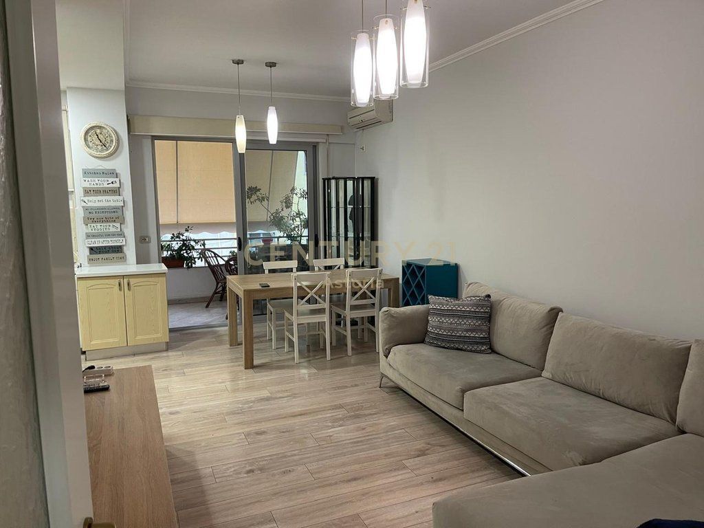 Appartamento 2+1+2 + Garage in vendita.