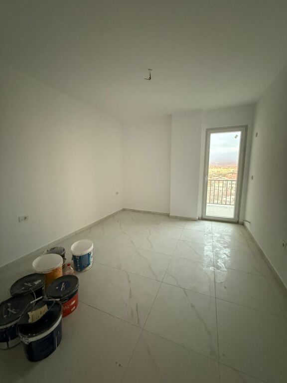 APARTAMENT ME QERA 2+1+BALLKON