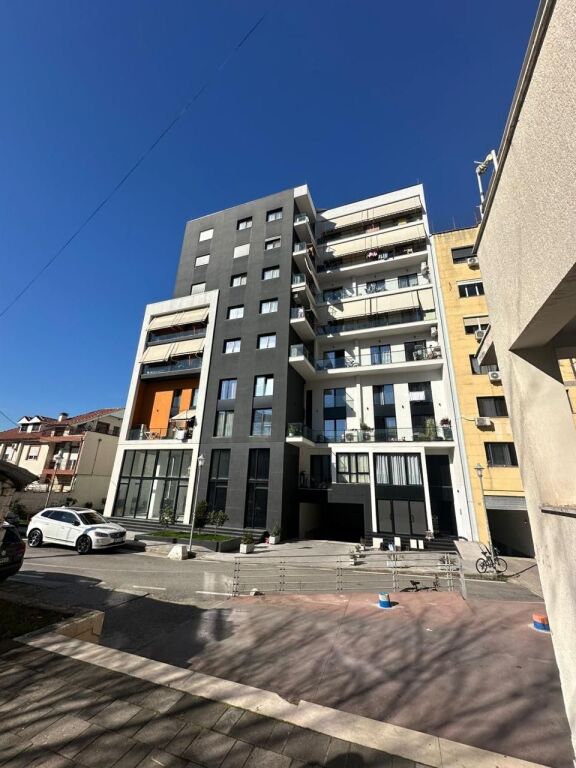 epet me qira ambient biznesi 🏢 📍 Përballë Kontakt | Ish-Parku