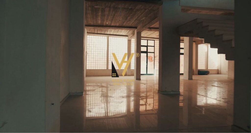 BUSINESS PREMISES 1,100 M2 FOR RENT AT KRISTAL CENTER 11,000 EURO