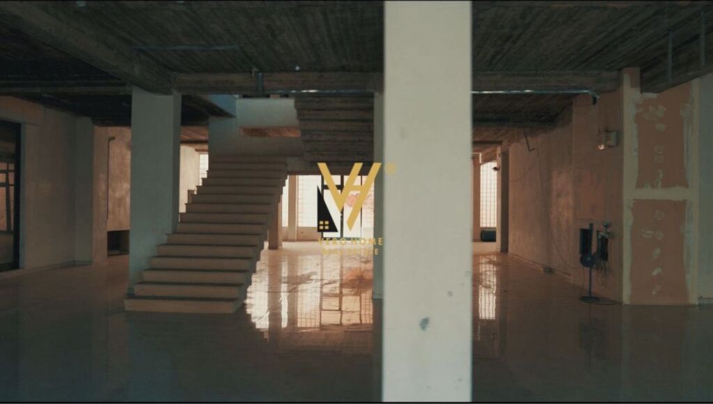 BUSINESS PREMISES 1,100 M2 FOR RENT AT KRISTAL CENTER 11,000 EURO