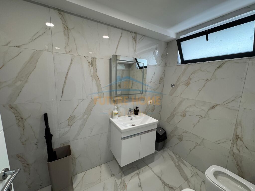 Business Premises for Rent, Zogu 1 Boulevard, Tirana Empire64841