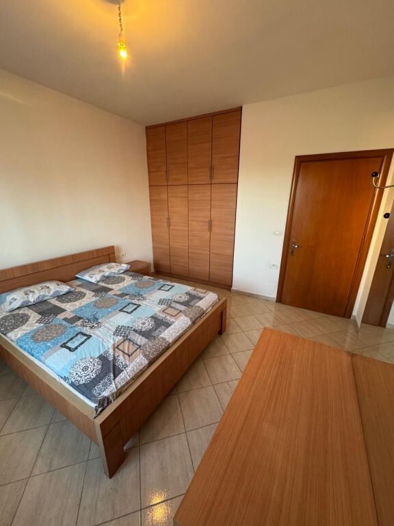Appartamento 1+1 a Sarandë, 55 m², vista mare, pronto per abitare